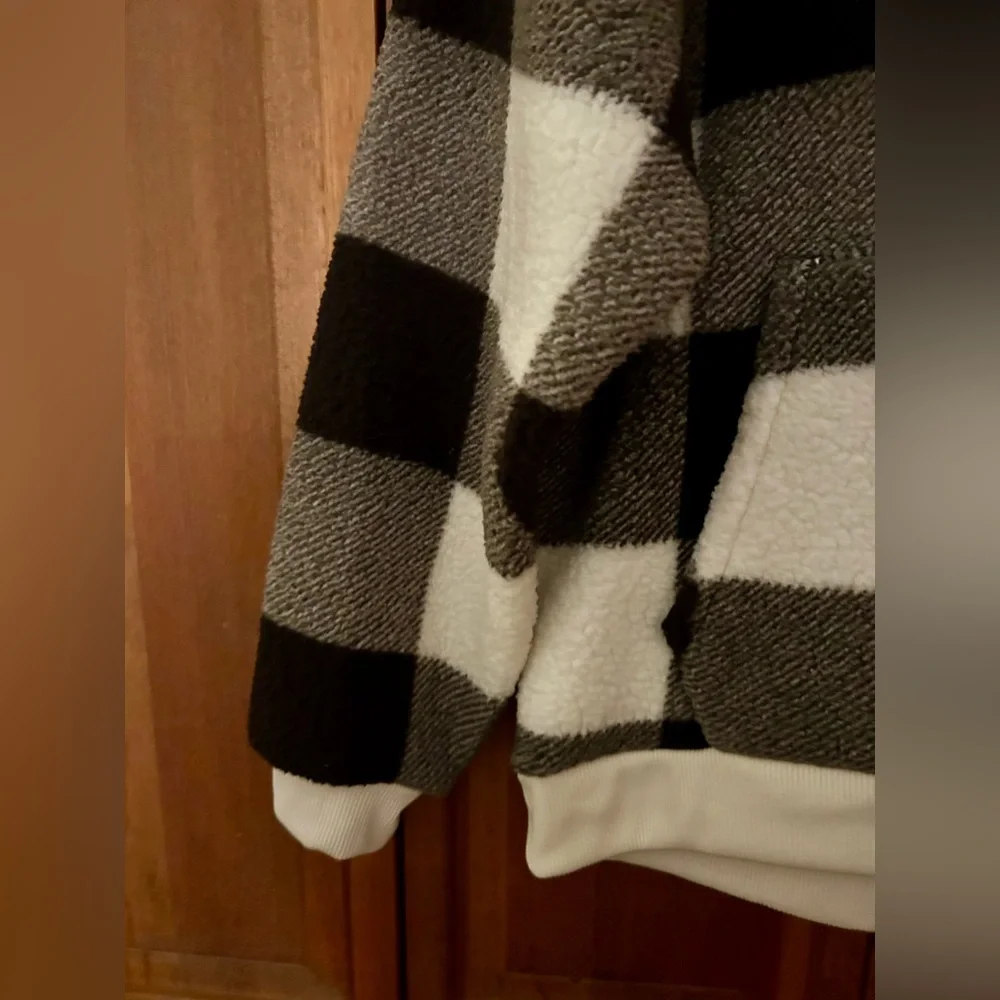 American Eagle Outfitters Men’s Grey Black & White Checked Fleece Hoodie Sz MMM